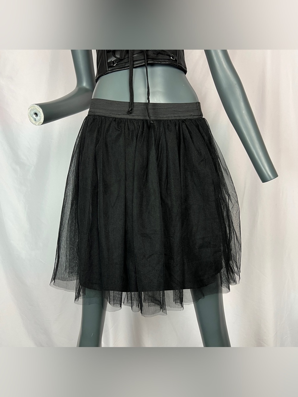 Black Knee Length Pleated Tulle Skirt - Picture 2 of 4